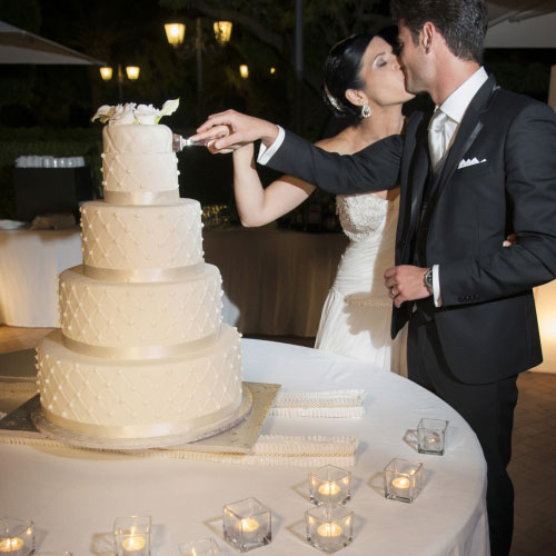 cuttting cake villa athena